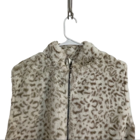 Vest - Picture 3 of 6